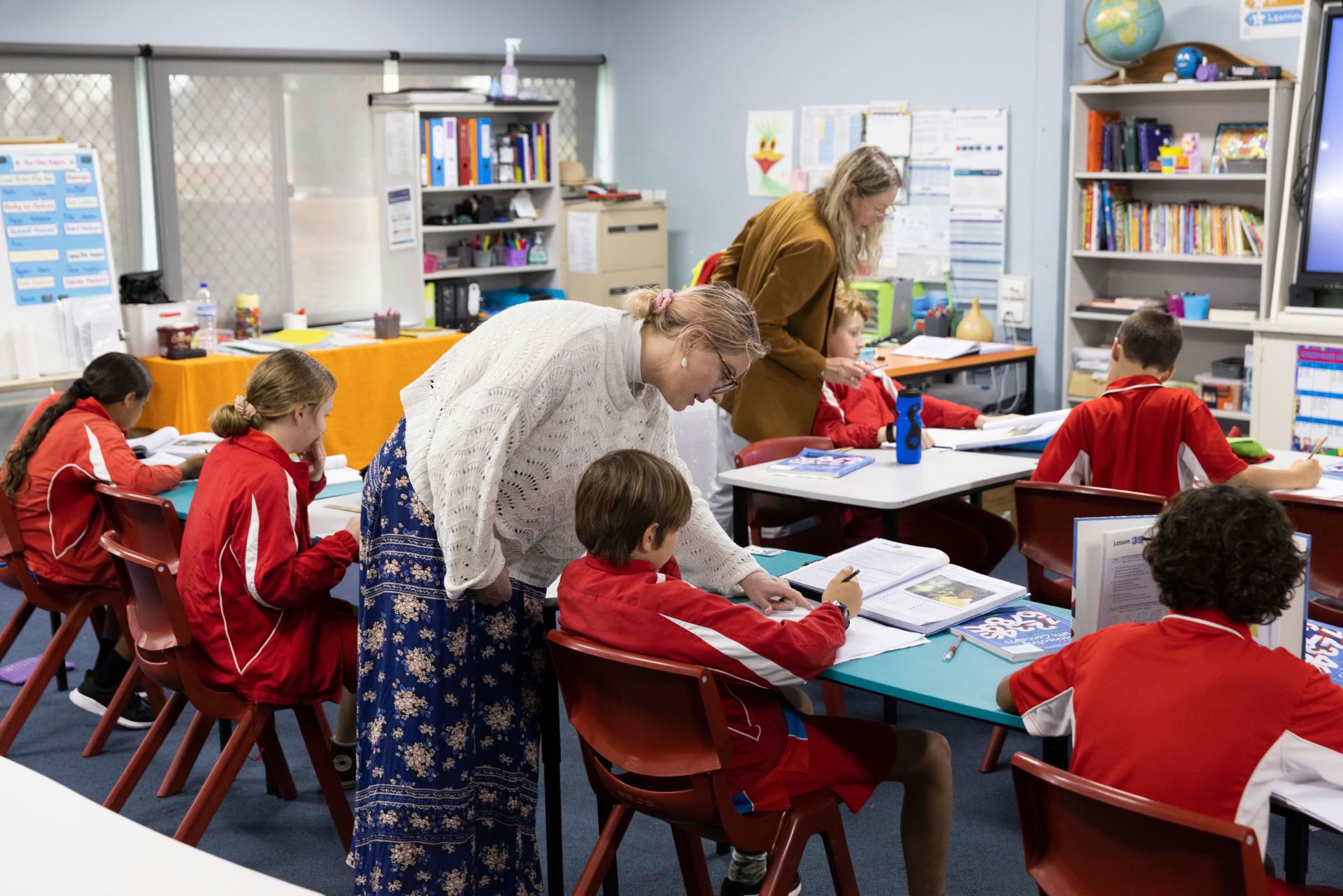 Teaching assistants in an advanced course learning session